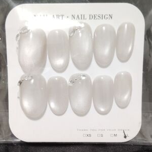 Elegant Pearl White Press-On Nails with Crystal Details